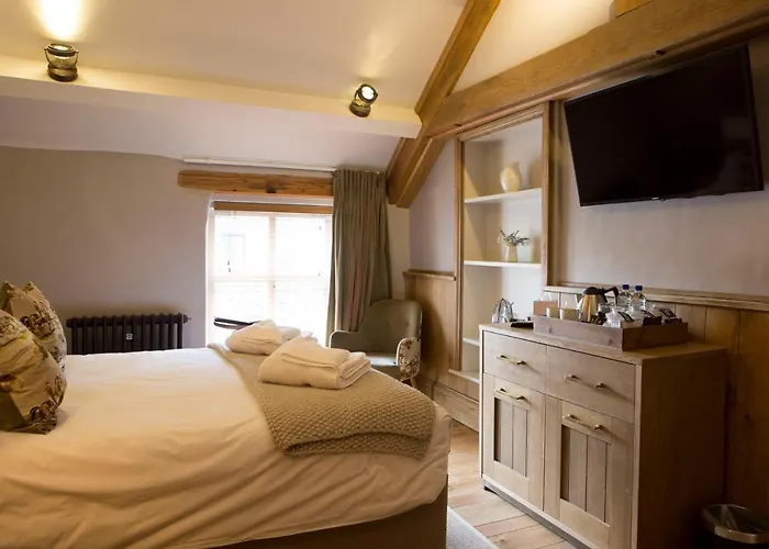 The Queen\'S Head Hotel